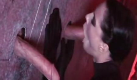یک سكس ماساز همسر سفید پوست حیاط مرد سیاه پوست را به خانه می آورد
