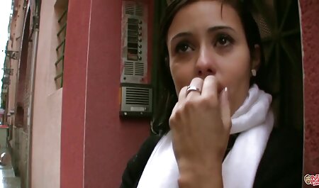 من می ماساژ با روغن سکسی دانم که شما در این شلوار جین لاغر JOI به الاغ من نگاه می کنید