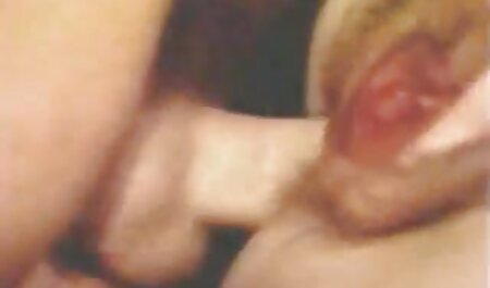 Schholgirl Erin سکس ماساژ مرد Stone مانند شاعر است